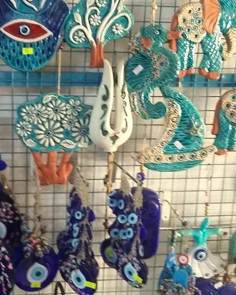 Asılı nazarlıklar ve seramik süsler